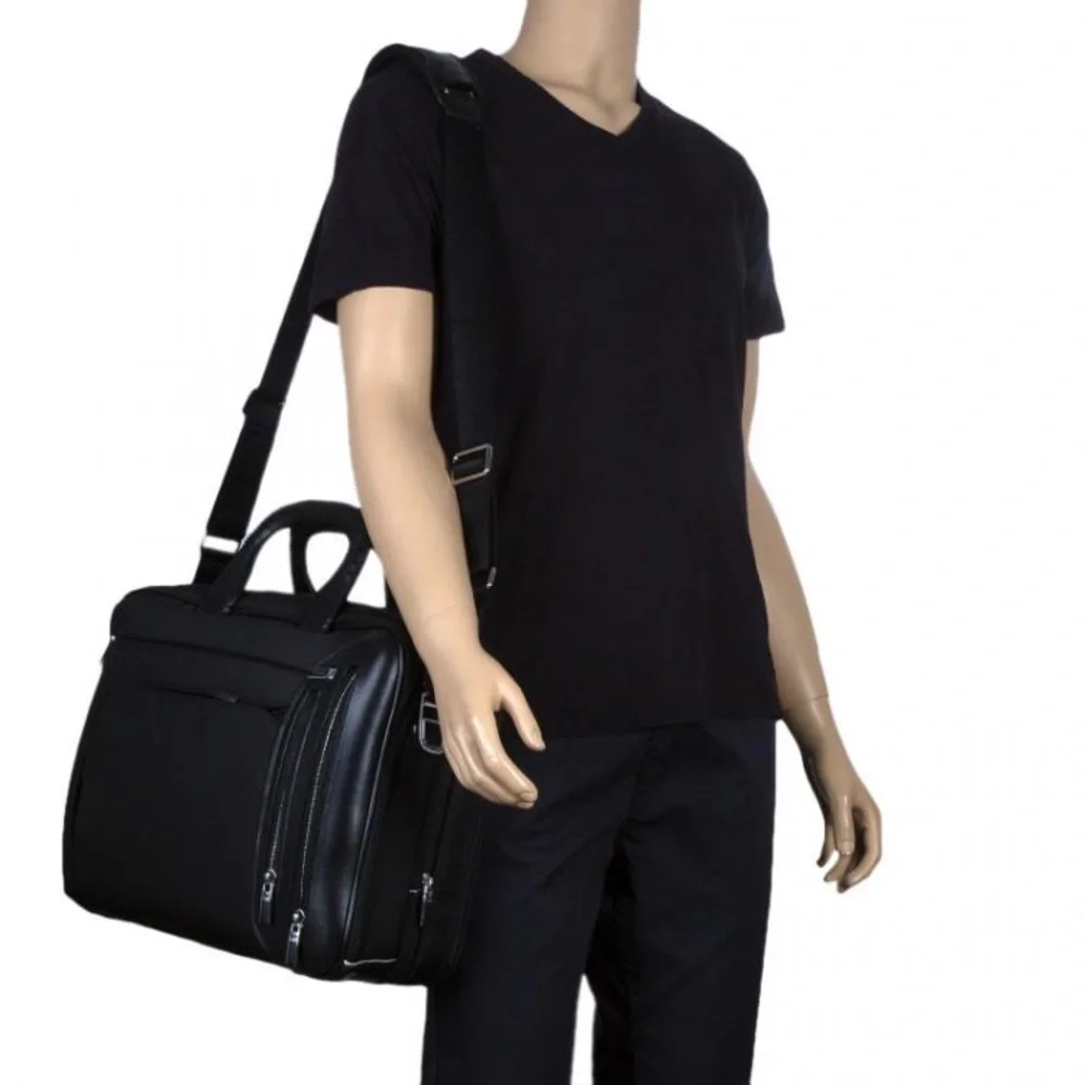 Tumi nwot black